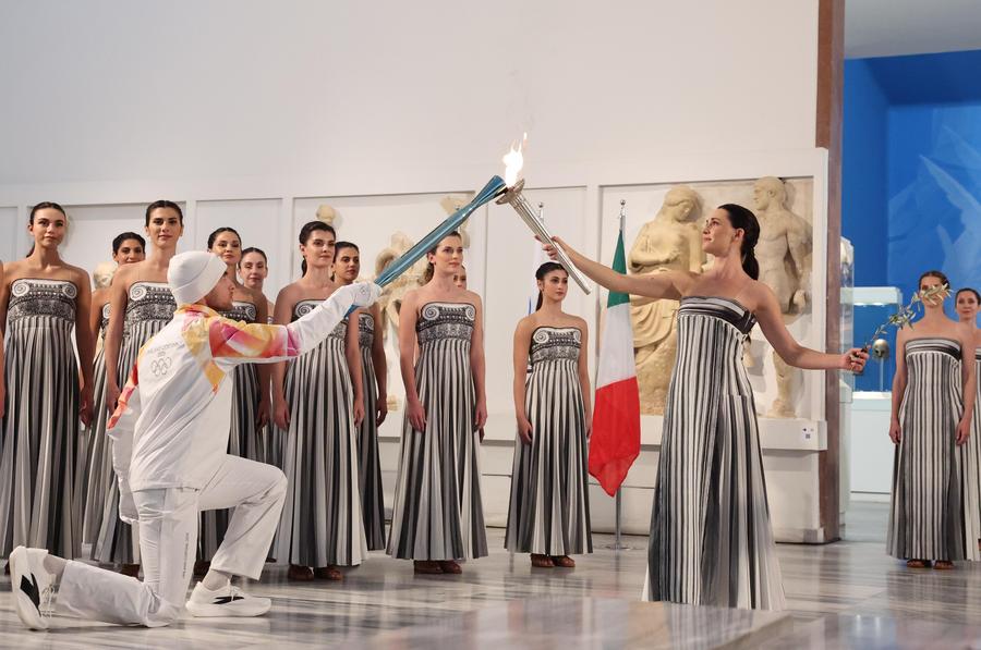 Api untuk Olimpiade Musim Dingin Milan-Cortina 2026 Dinyalakan di Olympia Kuno-Image-10