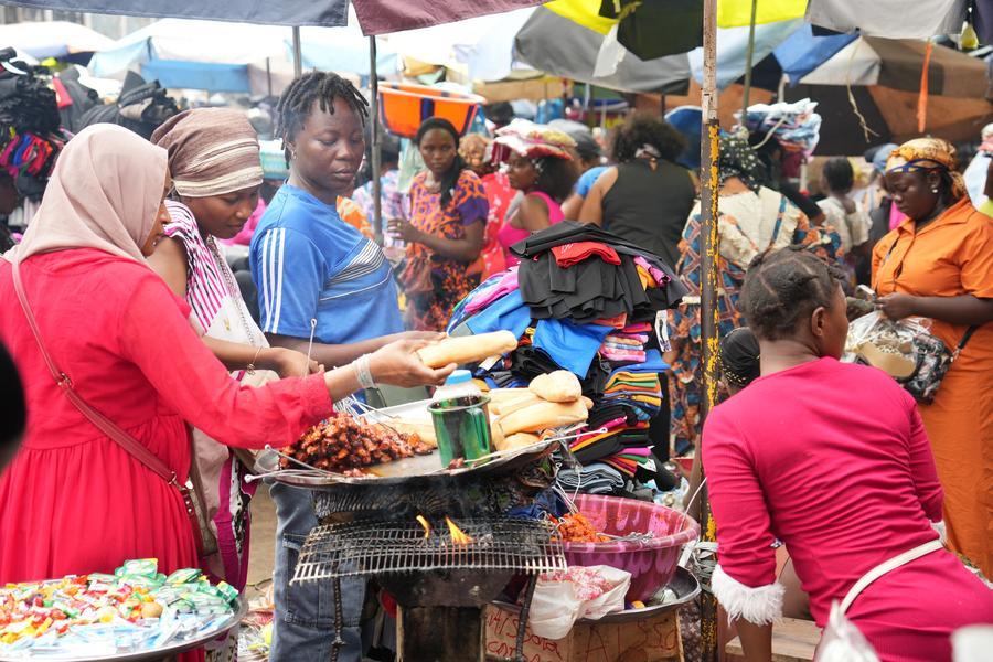 Menilik Hiruk-pikuk Pasar Madina di Conakry, &hellip;