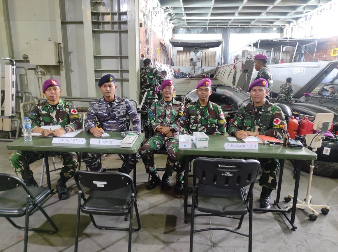 Potret : Operasi Kemanusiaan Bencana Sumatera dari Atas KRI dr. Soeharso (SHS)-990-Image-4 Potret : Operasi Kemanusiaan Bencana Sumatera dari Atas KRI dr. Soeharso (SHS)-990-Image-4