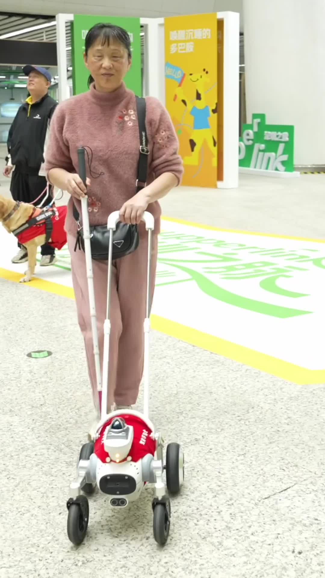 Kereta Metro di Shenzhen China Uji Coba Layanan &hellip;