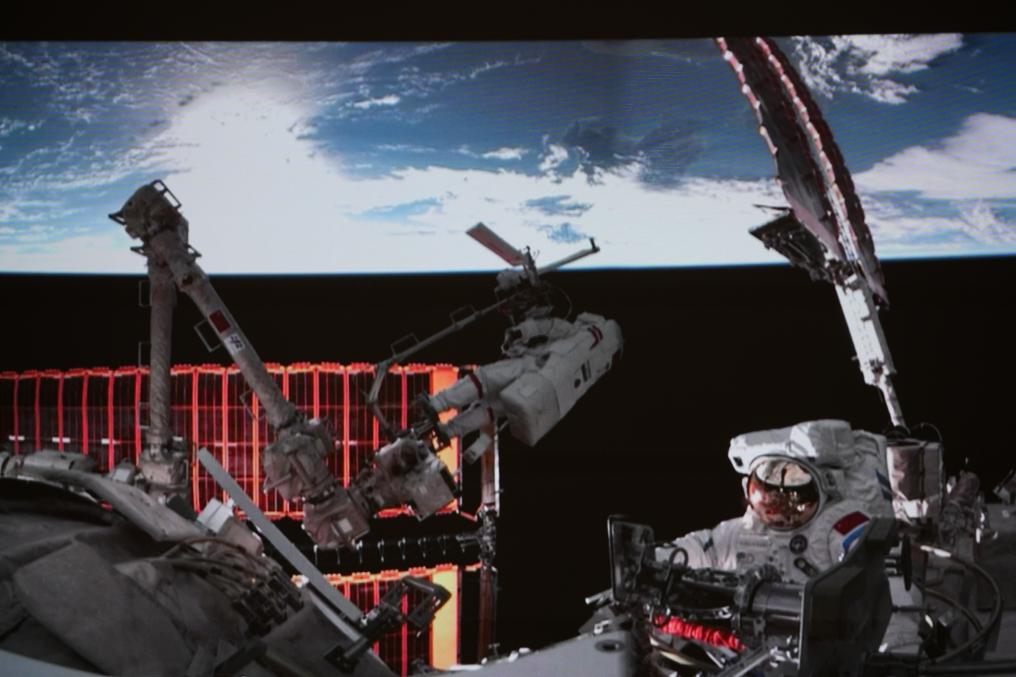 Awak Shenzhou-21 Selesaikan Rangkaian Aktivitas Kendaraan Luar Angkasa-Image-1