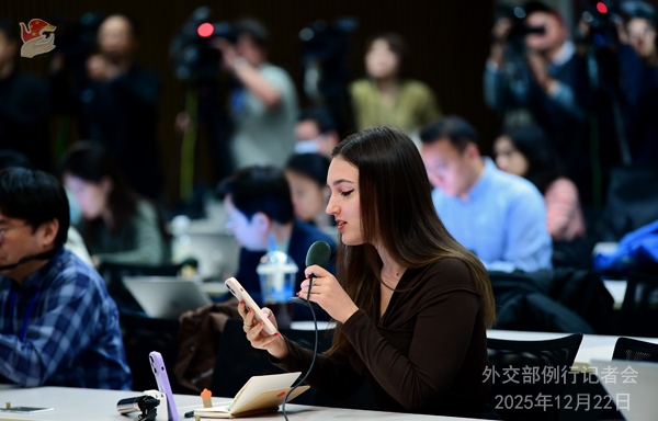 Konferensi Pers Kemenlu China 22 Desember 2025-Image-2