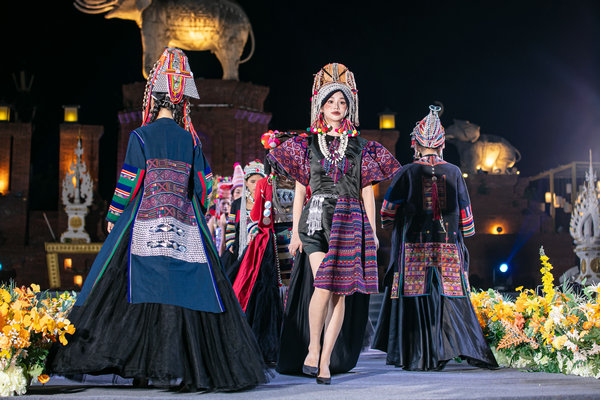 Pasar Malam Starlight di Yunnan Menyuguhkan Ragam Tradisi dan Budaya Multietnis-Image-1