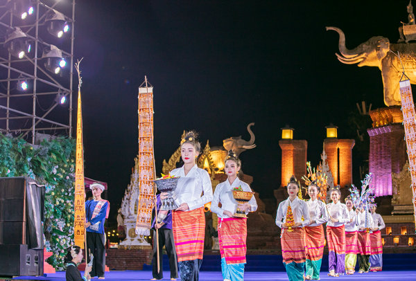 Potret : Kemeriahan Ragam Tradisi dan Budaya Multietnis di Starlight Night Market-Image-1