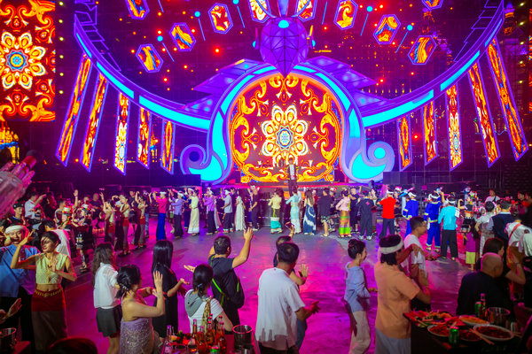 Potret : Kemeriahan Ragam Tradisi dan Budaya Multietnis di Starlight Night Market-Image-5