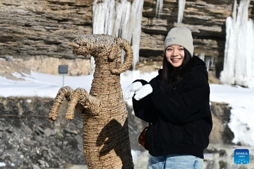 Potret : Gunung Gangshika Yang Tertutup Salju di Qinghai, Jadi Daya Tarik Wisatawan-Image-6