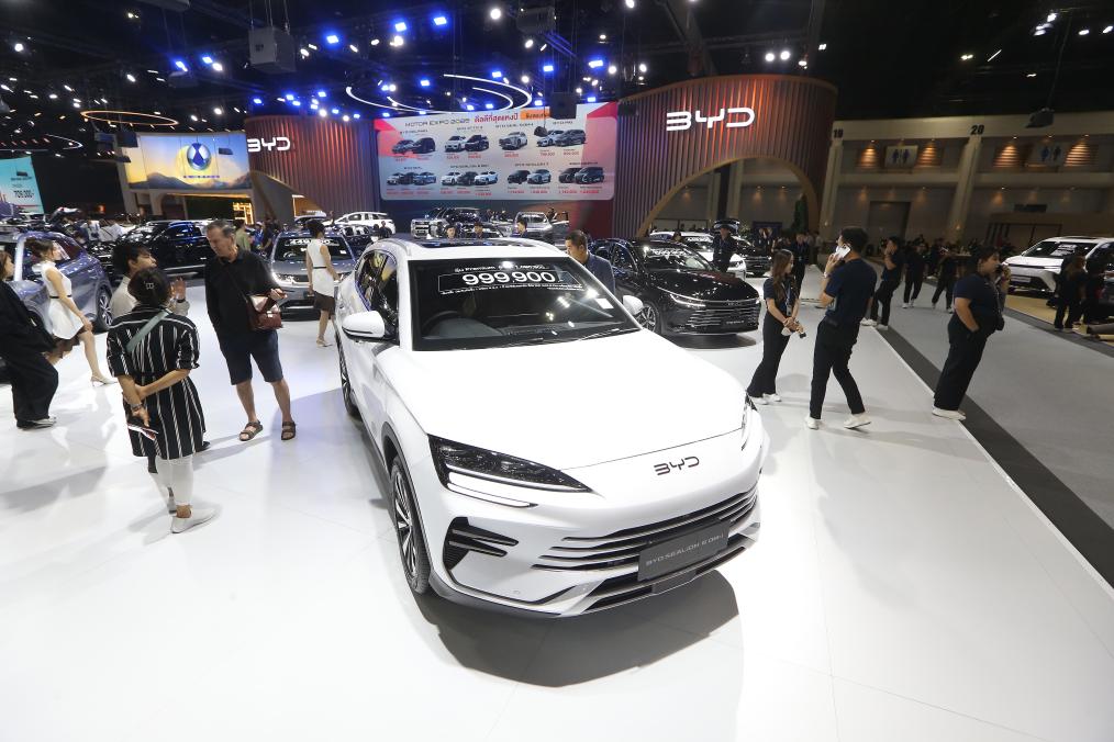 BYD Salip Tesla, Jadi Raja Penjualan Mobil Listrik Global 2025-Image-1