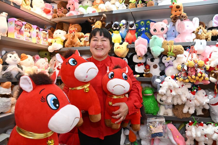 Boneka Kuda Salah Jahit Jadi Viral di Internet China-Image-2