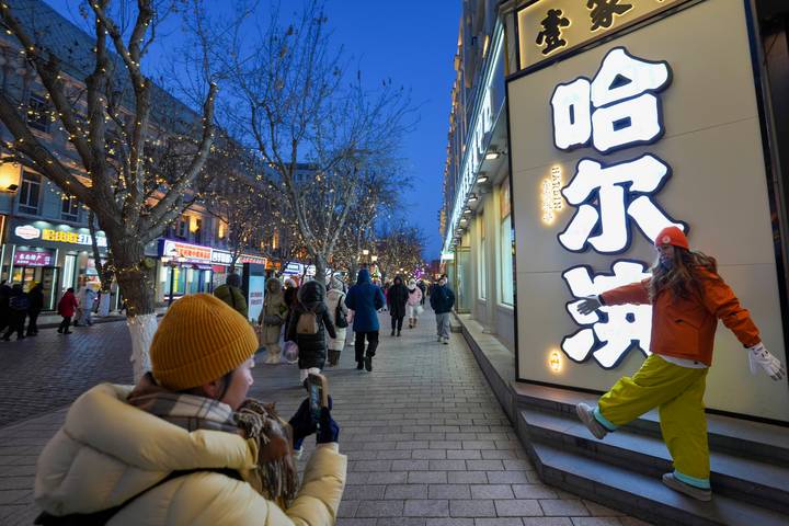 Menikmati Semarak Suasana Malam di Central Street Harbin, China-Image-2