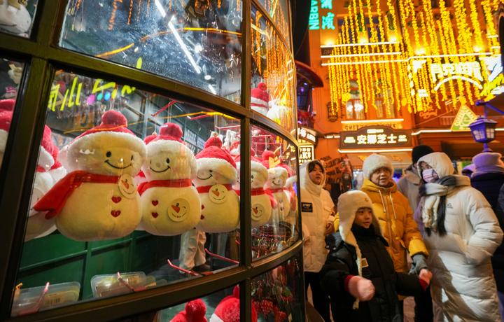 Menikmati Semarak Suasana Malam di Central Street Harbin, China-Image-5
