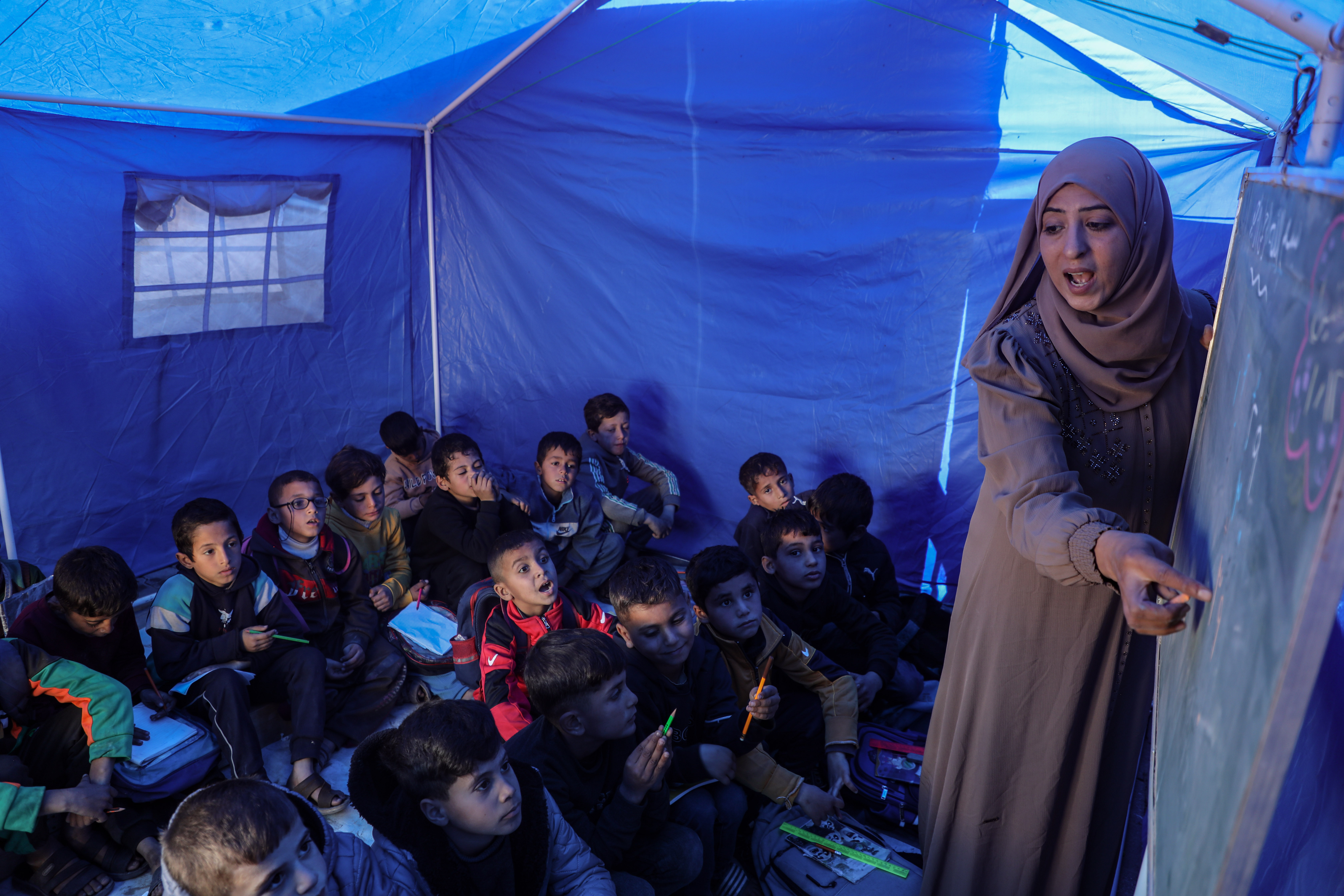 Potret Semangat Anak-Anak Gaza Menimba Ilmu di Tengah Keterbatasan-Image-2