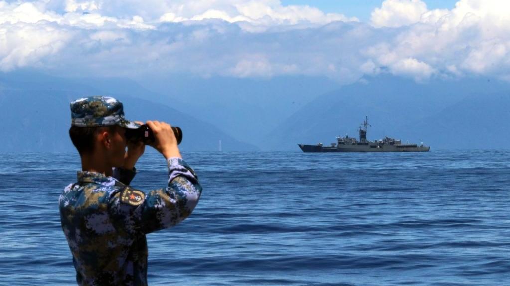 PLA Awasi Kapal Angkatan Laut AS yang Melintas Selat Taiwan-Image-1
