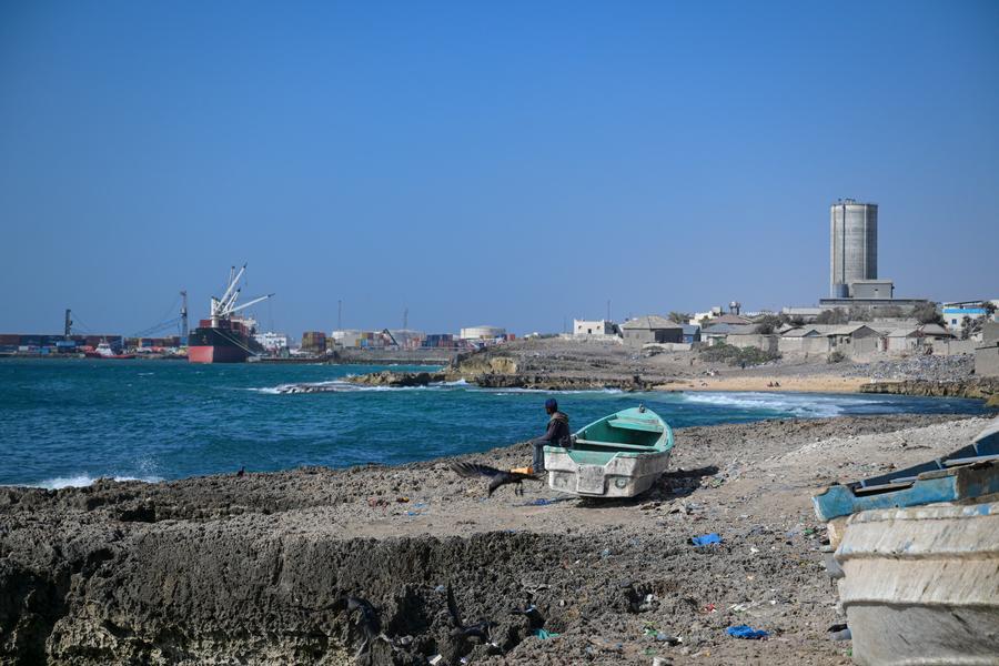 Menilik Sekilas Potret Kehidupan di Sepanjang Pesisir Pantai Mogadishu, Somalia-Image-4 Menilik Sekilas Potret Kehidupan di Sepanjang Pesisir Pantai Mogadishu, Somalia-Image-4