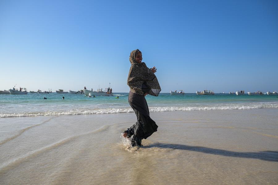 Menilik Sekilas Potret Kehidupan di Sepanjang Pesisir Pantai Mogadishu, Somalia-Image-5 Menilik Sekilas Potret Kehidupan di Sepanjang Pesisir Pantai Mogadishu, Somalia-Image-5