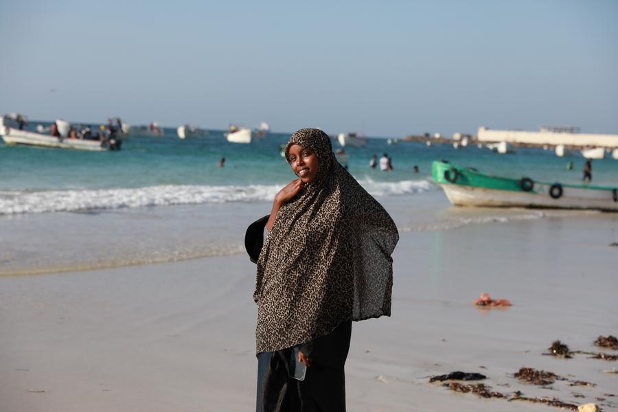 Menilik Sekilas Potret Kehidupan di Sepanjang Pesisir Pantai Mogadishu, Somalia-Image-11 Menilik Sekilas Potret Kehidupan di Sepanjang Pesisir Pantai Mogadishu, Somalia-Image-11