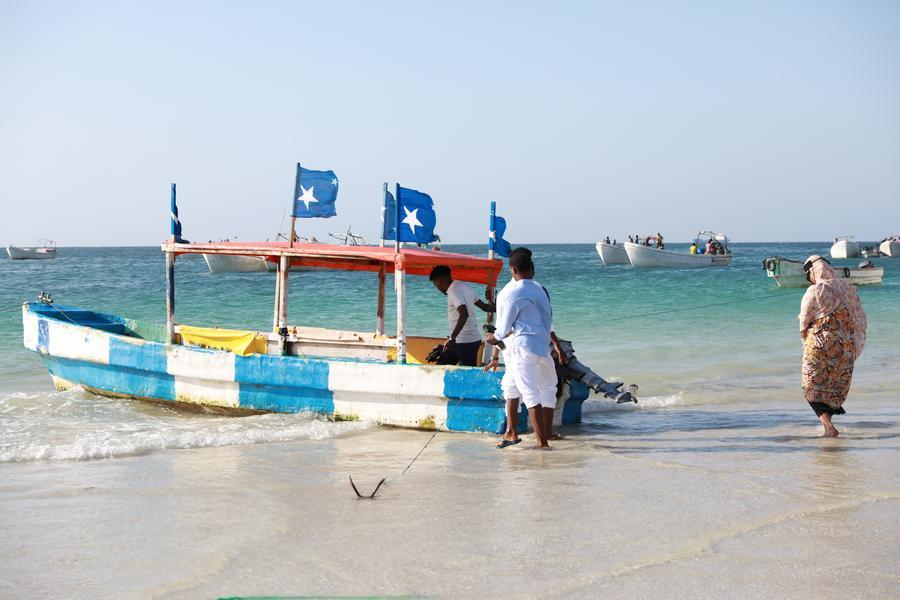 Menilik Sekilas Potret Kehidupan di Sepanjang Pesisir Pantai Mogadishu, Somalia-Image-14 Menilik Sekilas Potret Kehidupan di Sepanjang Pesisir Pantai Mogadishu, Somalia-Image-14