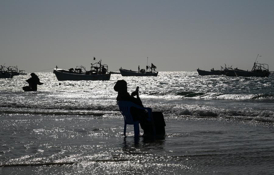 Menilik Sekilas Potret Kehidupan di Sepanjang Pesisir Pantai Mogadishu, Somalia-Image-15 Menilik Sekilas Potret Kehidupan di Sepanjang Pesisir Pantai Mogadishu, Somalia-Image-15