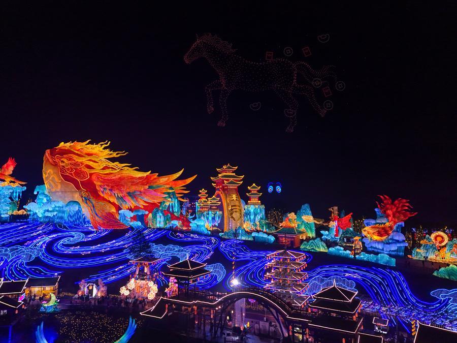 Pameran Lampion Tahunan yang Ikonik Dibuka di Provinsi Sichuan, China Barat Daya-Image-4 Pameran Lampion Tahunan yang Ikonik Dibuka di Provinsi Sichuan, China Barat Daya-Image-4