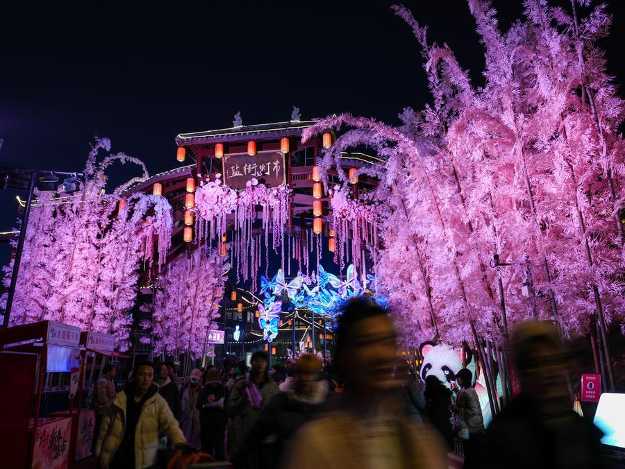 Pameran Lampion Tahunan yang Ikonik Dibuka di Provinsi Sichuan, China Barat Daya-Image-5 Pameran Lampion Tahunan yang Ikonik Dibuka di Provinsi Sichuan, China Barat Daya-Image-5