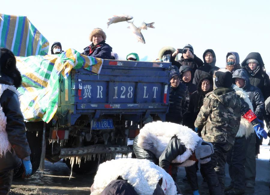 Acara Memancing Musim Dingin Tarik Wisatawan di Shenyang, China Timur Laut-Image-12 Acara Memancing Musim Dingin Tarik Wisatawan di Shenyang, China Timur Laut-Image-12