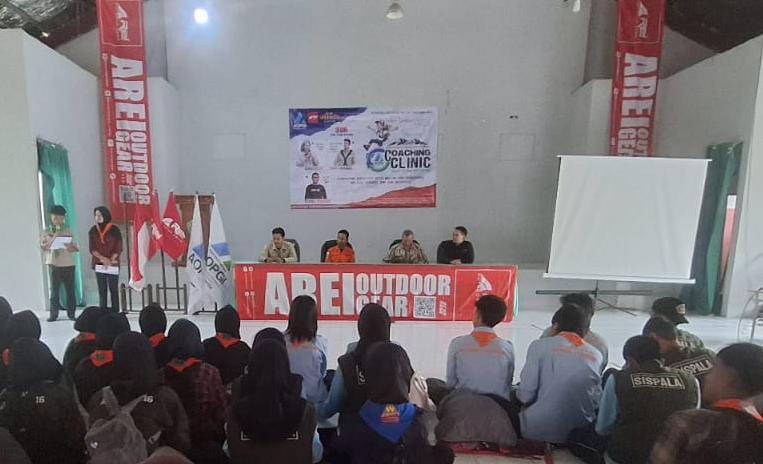 Potret : Coaching Clinic AOPGI Bagi Pendaki Muda-Image-2 Potret : Coaching Clinic AOPGI Bagi Pendaki Muda-Image-2