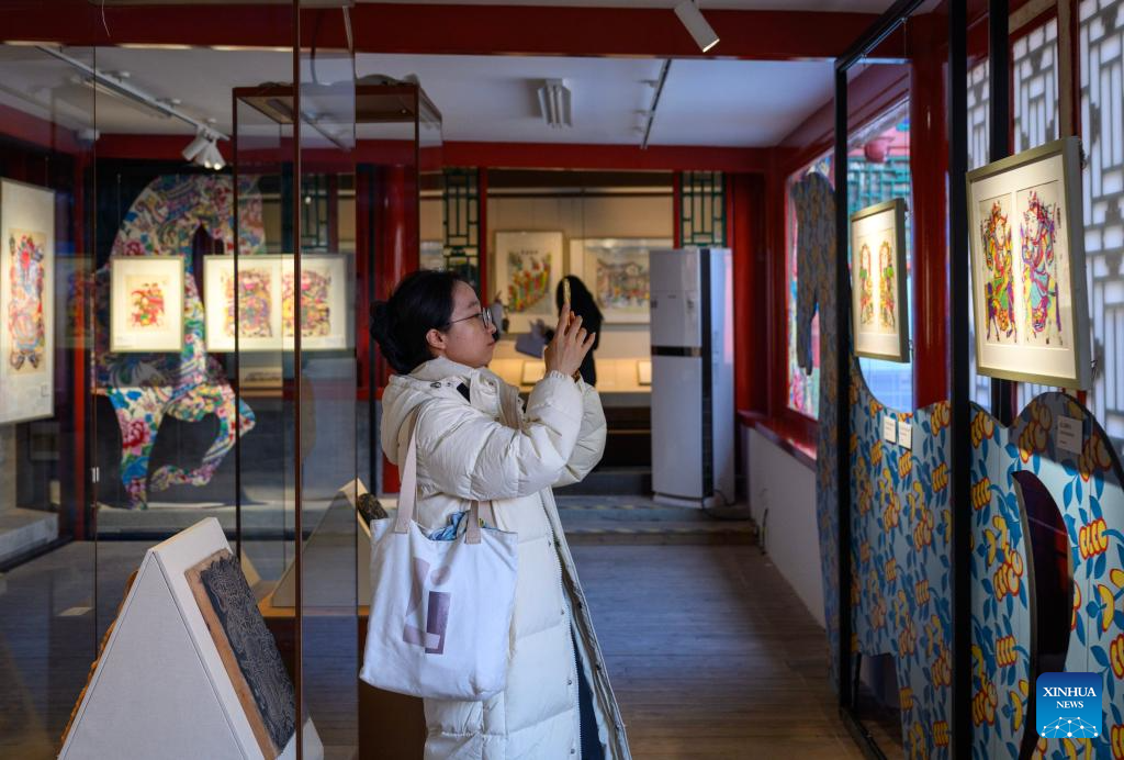 Pesona Lukisan Tahun Baru Imlek Hiasi Beijing-Image-1