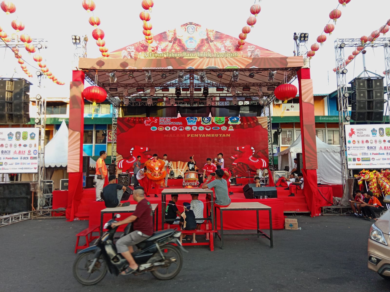 Potret : Semarak Bazar Imlek 2026 Jalan Merdeka Tanjung Pinang-Image-1 Potret : Semarak Bazar Imlek 2026 Jalan Merdeka Tanjung Pinang-Image-1