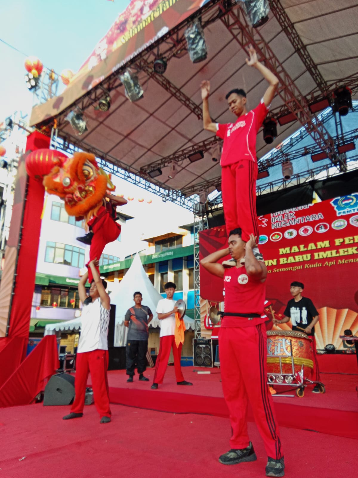 Potret : Semarak Bazar Imlek 2026 Jalan Merdeka Tanjung Pinang-Image-5 Potret : Semarak Bazar Imlek 2026 Jalan Merdeka Tanjung Pinang-Image-5