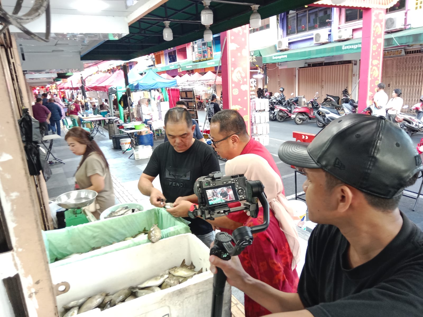 Potret : Dibalik Lensa Tim Liputan Imlek 2026 Tanjung Pinang-Image-5 Potret : Dibalik Lensa Tim Liputan Imlek 2026 Tanjung Pinang-Image-5