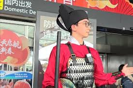 Hanfu Jadi Tren di Bandara dan Destinasi Wisata Selama Arus Balik Tahun Baru Imlek-Image-1