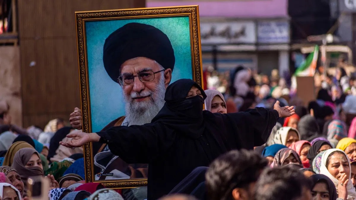 China Kecam Keras Dugaan Pembunuhan Ali Khamenei dan Serukan Hentikan Eskalasi-Image-1 China Kecam Keras Dugaan Pembunuhan Ali Khamenei dan Serukan Hentikan Eskalasi-Image-1