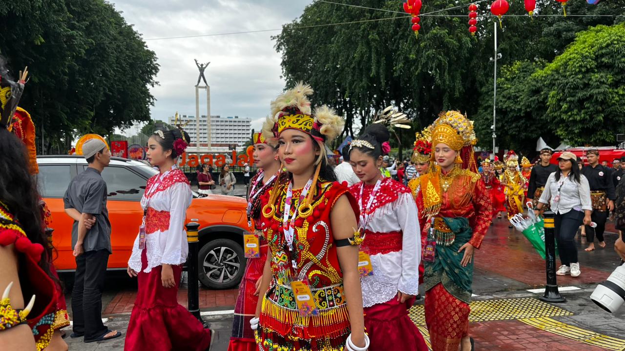 Potret : Kemeriahan Parade Harmoni Nusantara-Image-4
