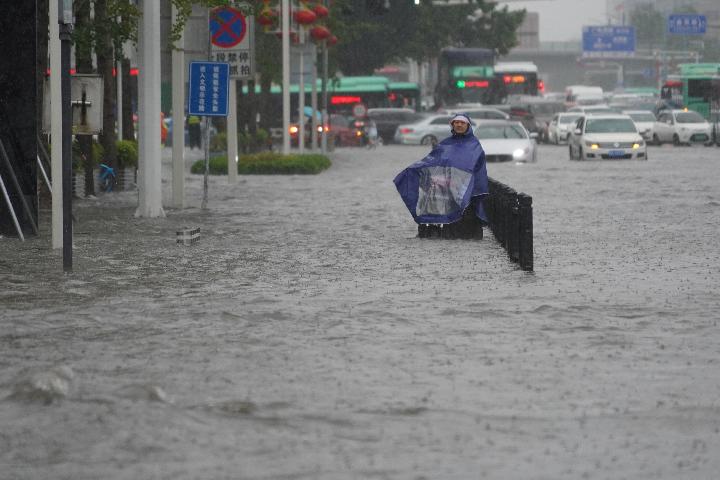 Hujan Lebat di China Barat dan Timur Hari Ini