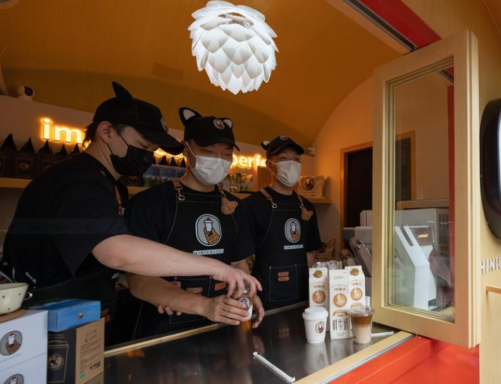 Barista Buta di Shanghai Bikin Kopi Enak