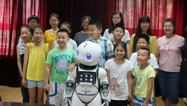 Pameran Robot Karya Pemuda Dibuka di Beijing