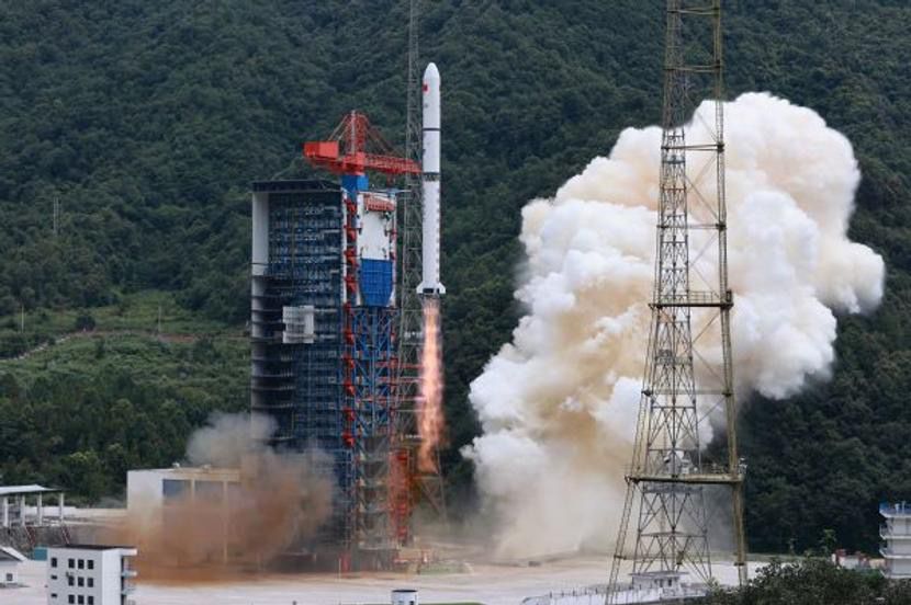 China Luncurkan 2 Satelit dalam 2 Jam