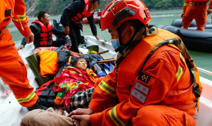 China Bersatu Atasi Dampak Gempa di Luding