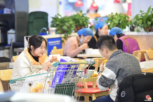 Restoran Mal di China Bolehkan Pengunjung Dine-in