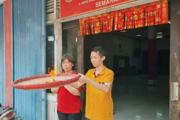 Rangkaian Imlek di Semarang, Lepas Dewa Tai Pek &hellip;