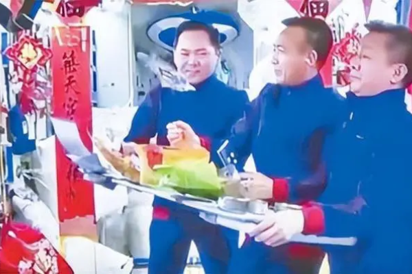 Kegiatan Astronot China di Luar Angkasa Saat Imlek