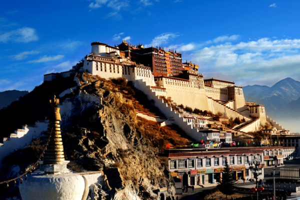 Potala Palace, Wisata Sejarah yang Pernah Hancur