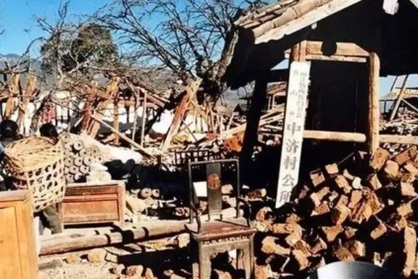 SEJARAH 1996 Gempa di Yunnan, 245 Tewas
