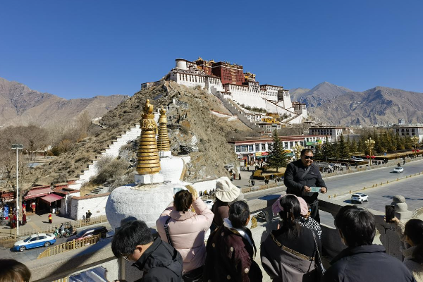 Selama Imlek Tibet Dikunjungi 287 Ribu Turis