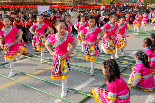 POTRET Festival Lampion di Kabupaten Shexian