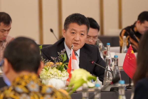 Lu Kang Hadiri Forum Mitra Bisnis Indonesia-China
