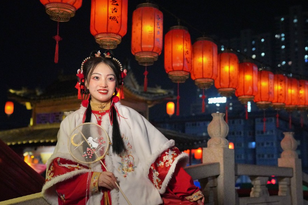 POTRET  Industri Wisata Luoyang 6,28 M Yuan
