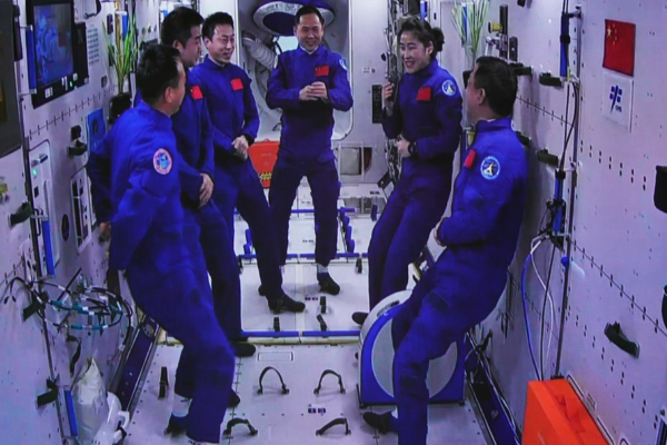 Taikonaut Shenzhou-15 Sukses di Spacewalk Kedua