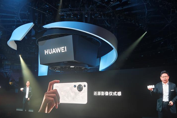 Huawei dan Oppo Masuk Pasar Kelas Atas