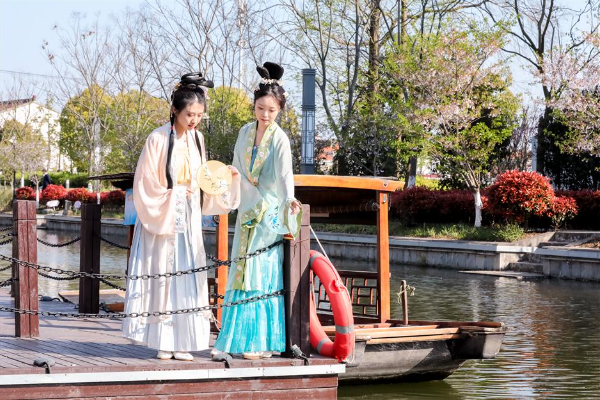 Inilahj Parade Hanfu di Distrik Qingpu pada &hellip;