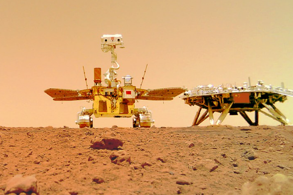 Penjelajah Mars Zhurong Temukan Air di Sana